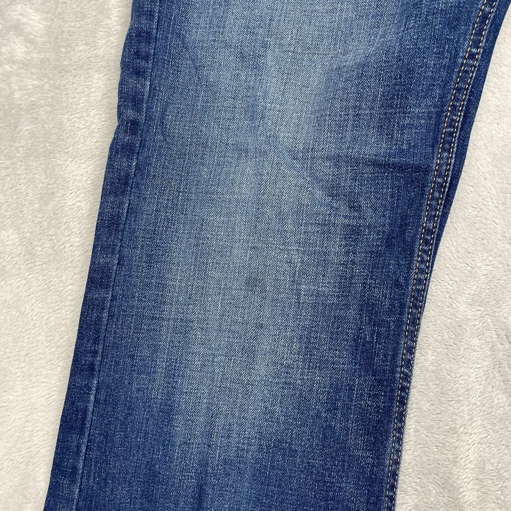 Levis these levi